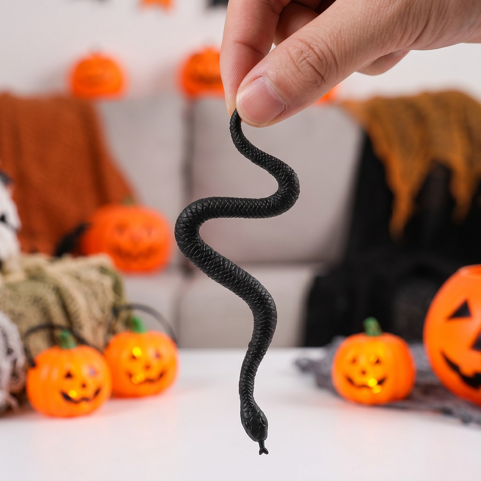 Prank Toys - 100 Stück realistische, gruselige Schlangen-Requisiten für